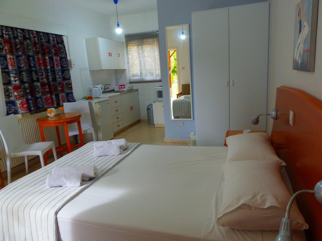 Light & Blue Gardens Apartment Protaras Luaran gambar